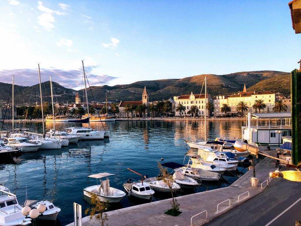 Apartments Feral Trogir Bagian luar foto