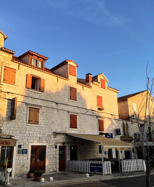 Apartments Feral Trogir Bagian luar foto