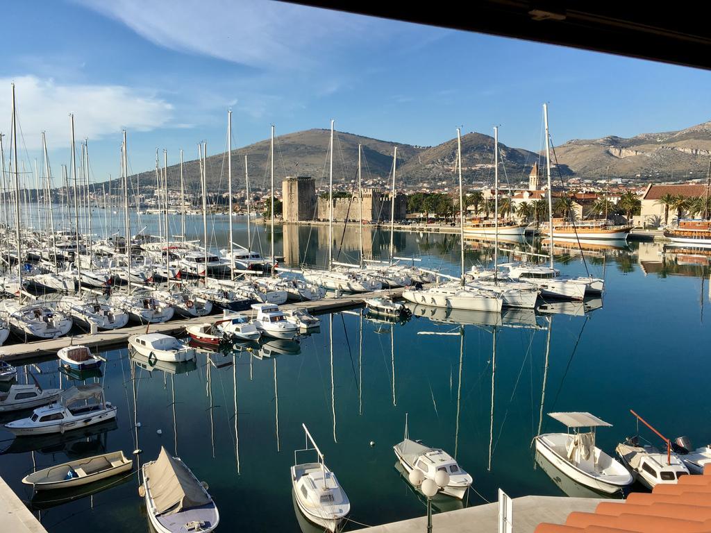 Apartments Feral Trogir Bagian luar foto