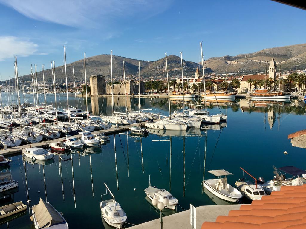 Apartments Feral Trogir Bagian luar foto