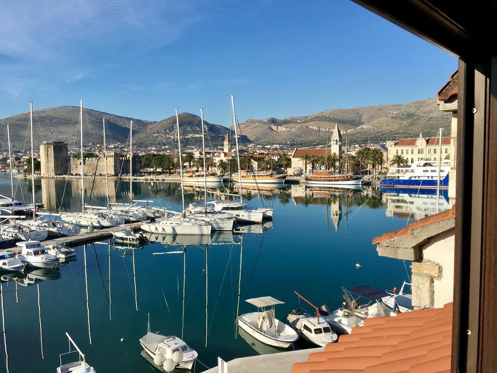 Apartments Feral Trogir Bagian luar foto