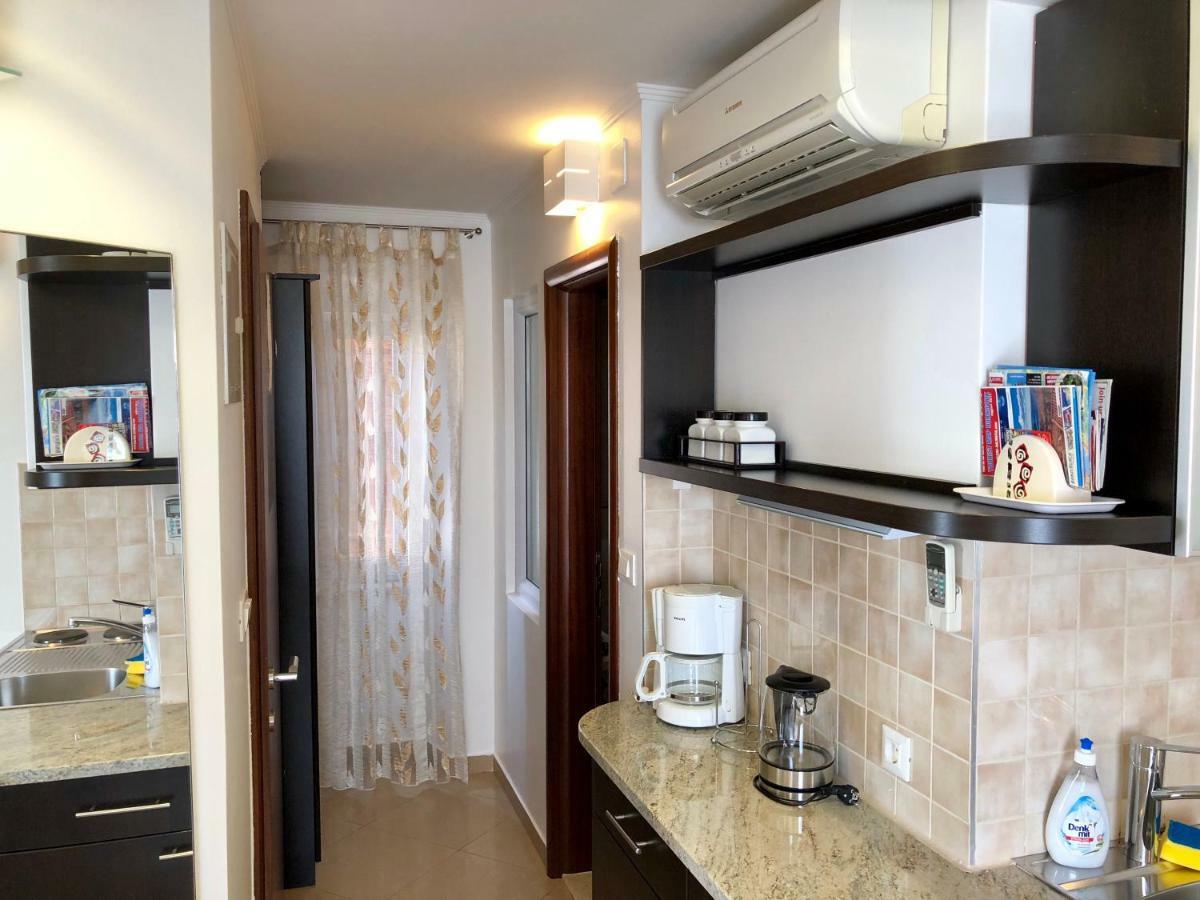 Apartments Feral Trogir Bagian luar foto